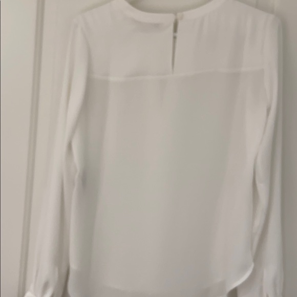 White blouse - Picture 5 of 6